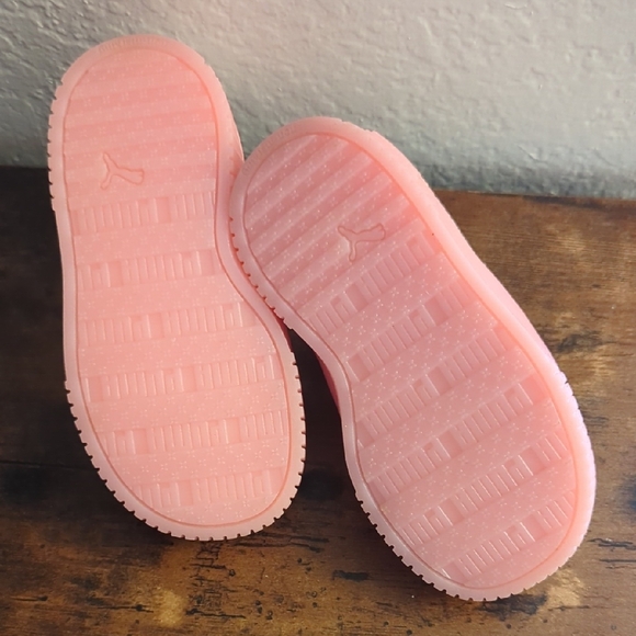 Puma Toddler Kids Sneakers in White and Pink Size 5 - Picture 6 of 9